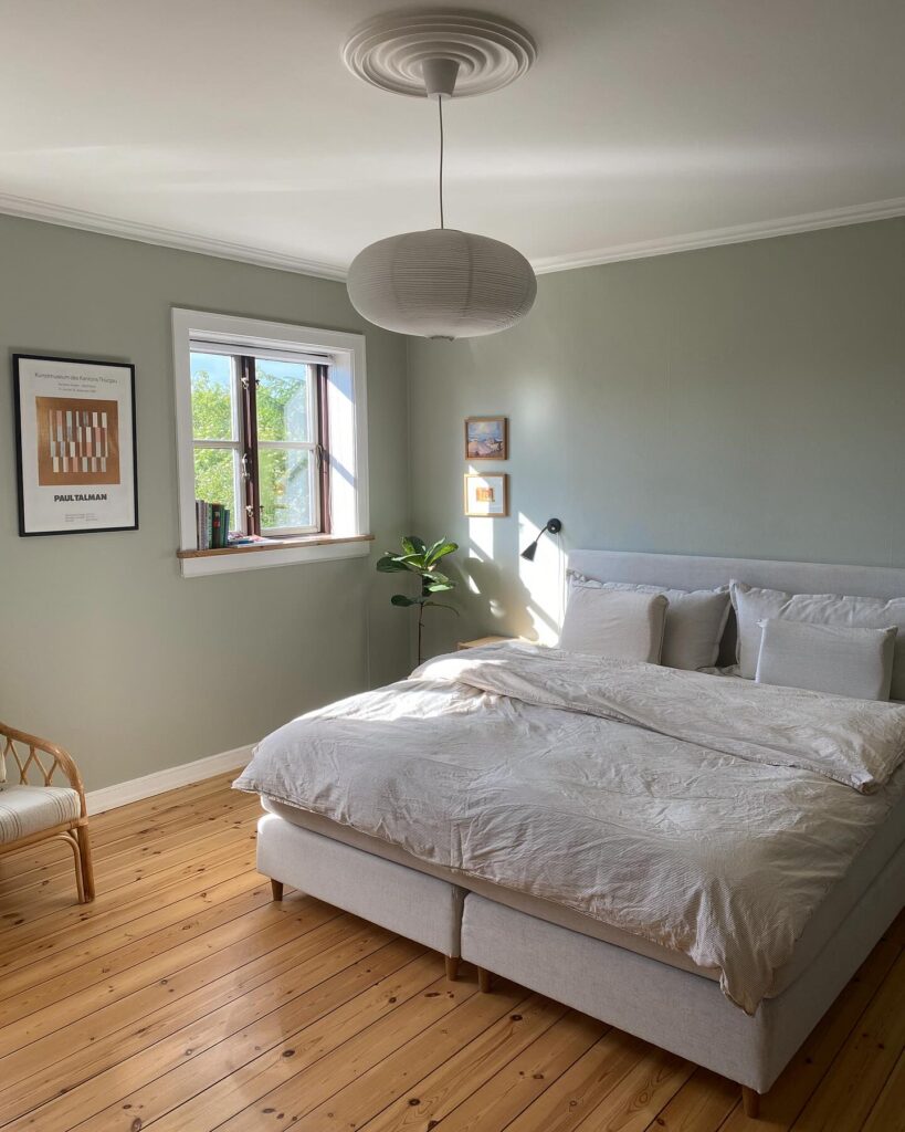 Rispapirlampe 50 cm oval i soveværelse - dansk design fra Pachia