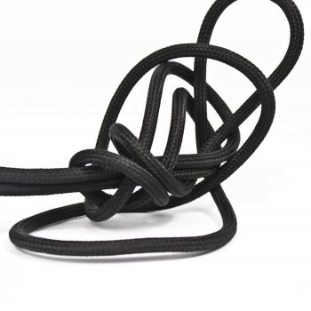 Sort stofledning i forskellige længder